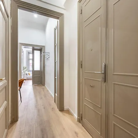 Vintage Next To The Synagogue شقة *